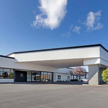 The Lux Hotel & Conference Center, Ascend Hotel Collection Waterloo Eksteriør billede