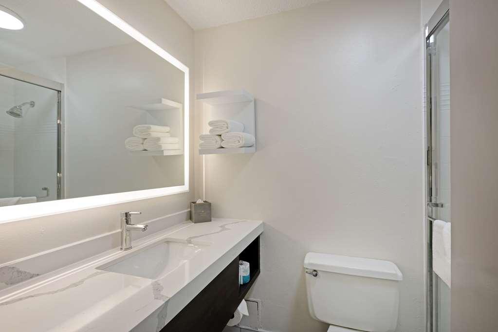 The Lux Hotel & Conference Center, Ascend Hotel Collection Waterloo Værelse billede