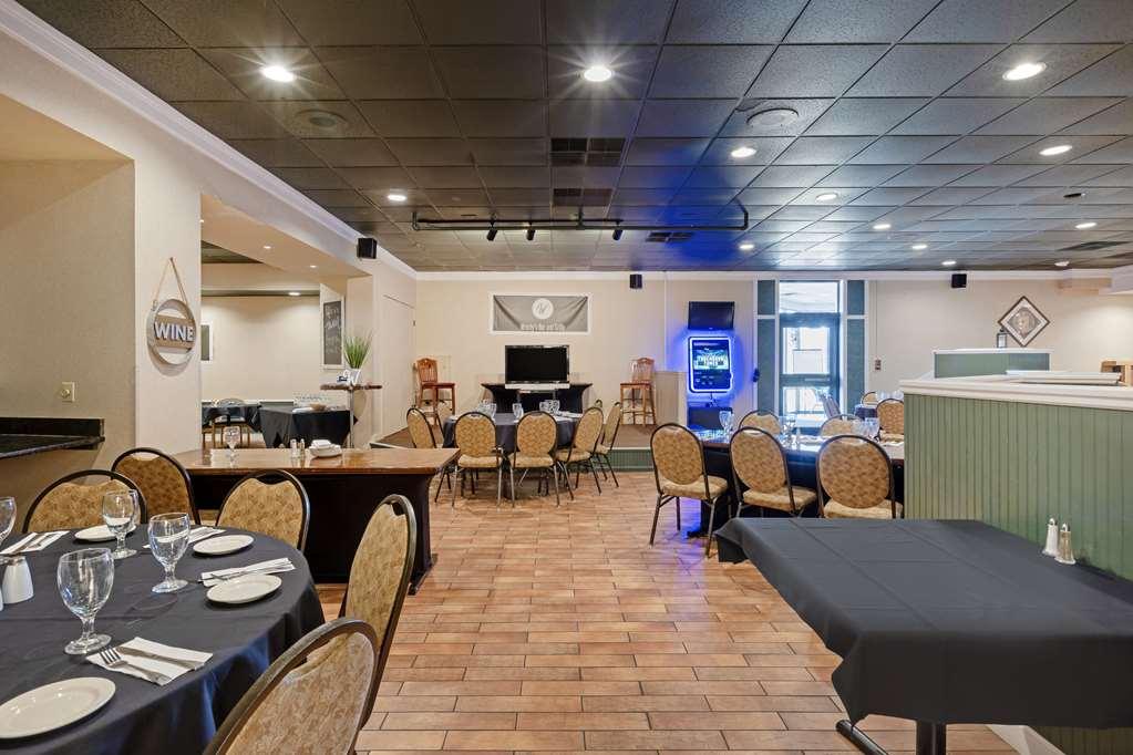 The Lux Hotel & Conference Center, Ascend Hotel Collection Waterloo Restaurant billede