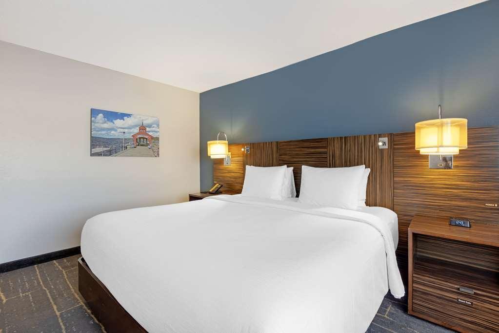 The Lux Hotel & Conference Center, Ascend Hotel Collection Waterloo Værelse billede